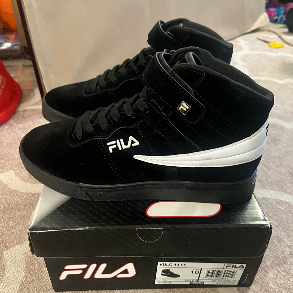 FILA Women’s Vulc 13 Black and White High-Top Sneakers (size 10)